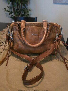 Old Trend Lilly Satchel
